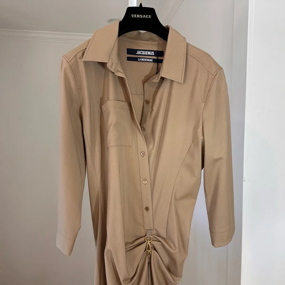 NWT Jacquemus ‘La Robe Jocou’ Midi Shirt Dress Tan/Beige FR44/ US12 $840 Retail - Picture 9 of 14